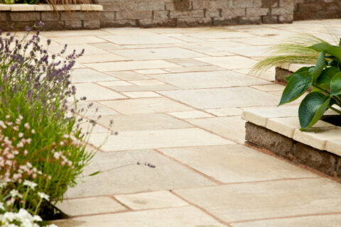 <strong>Professional Patio Contractors</strong><br>London