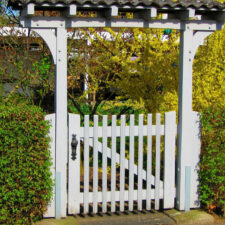 Licenced Fencing services in AAAA